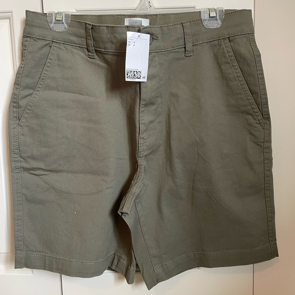 H&M Men’s Green Cargo Shorts Size Small - Picture 1 of 3